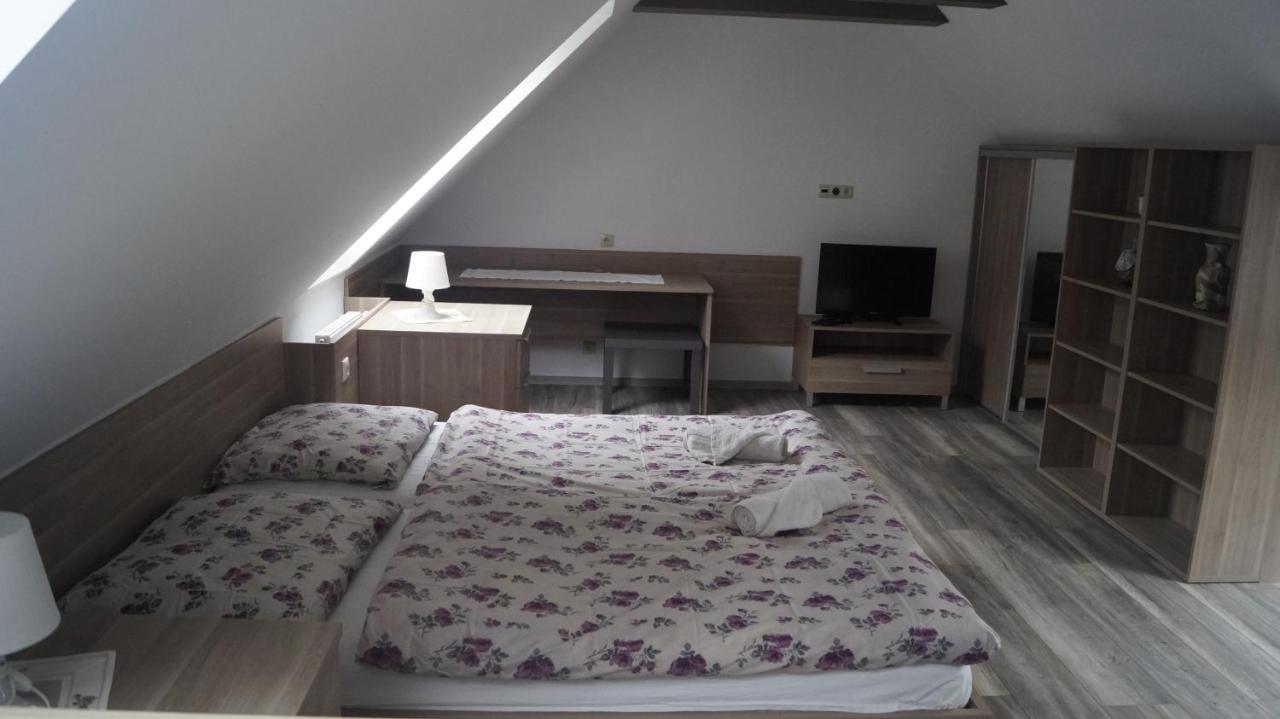Penzion Jolla Červený Kláštor Exteriér fotografie